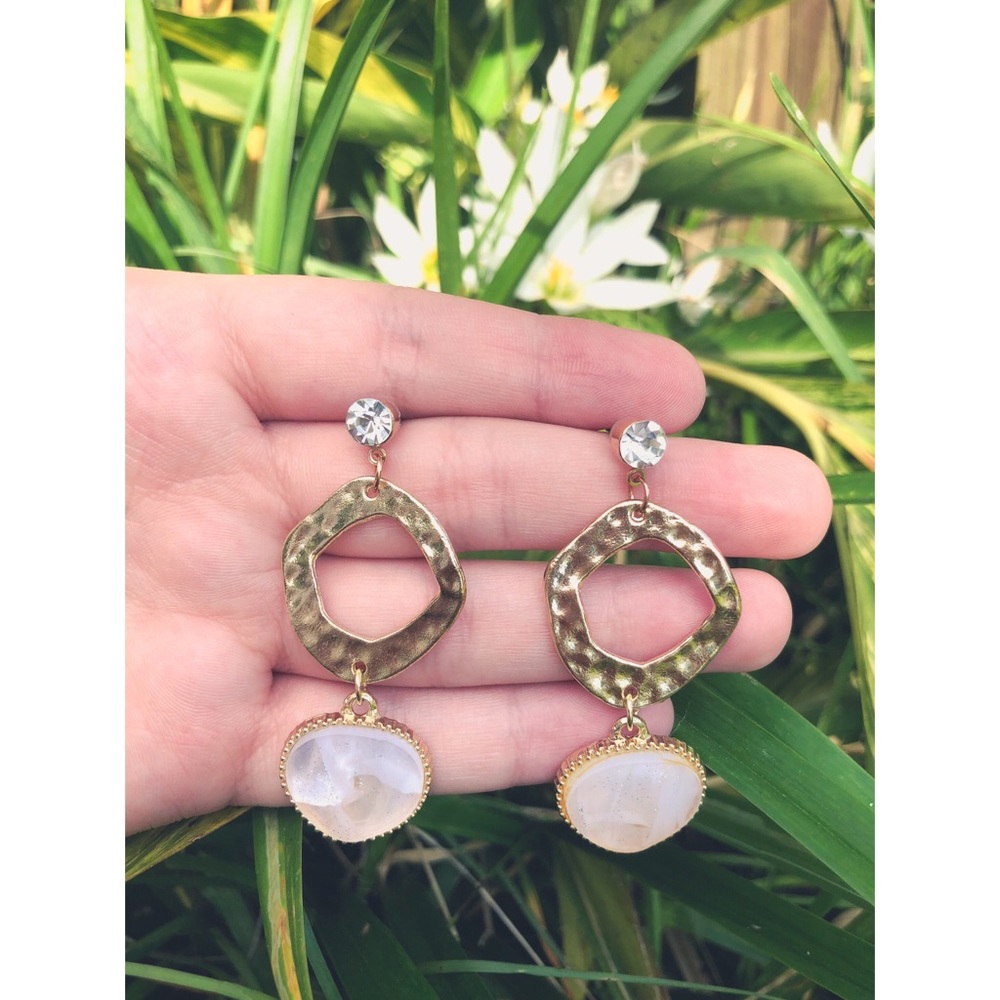 GOLD AND CREAM RESIN EARRINGS